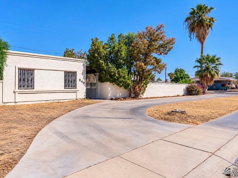 840 E Palo Verde St photo 2