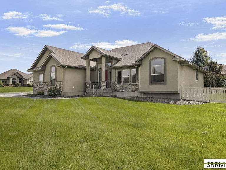 5970 Pheasant Dr photo 3