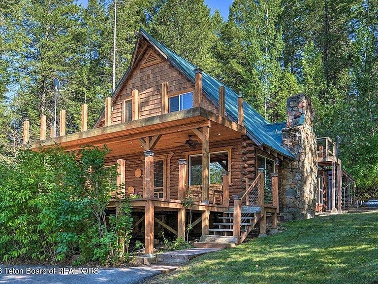 792 Lodge Ln photo 1