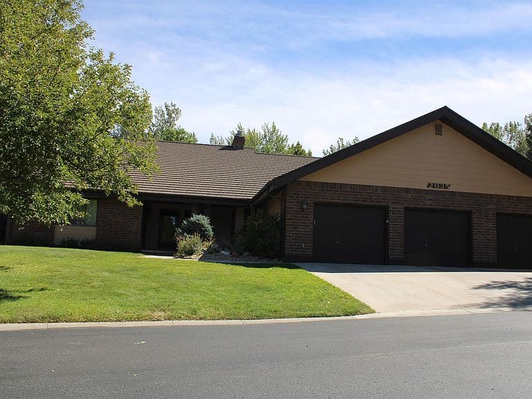2035 Rustic Dr photo 1