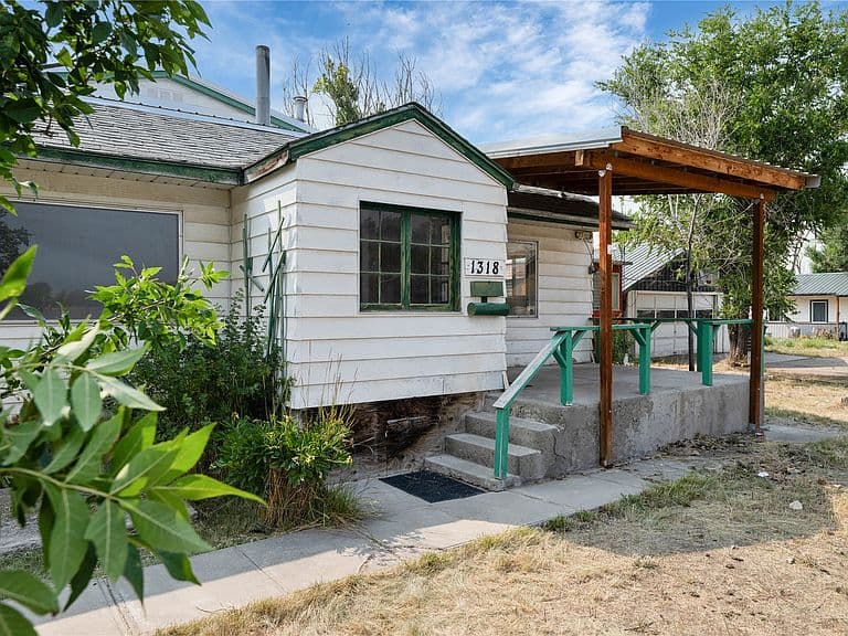 1318 Williams St photo 4