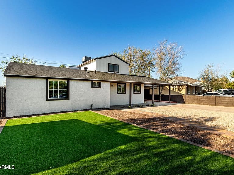 1644 W Mountain View Rd photo 4