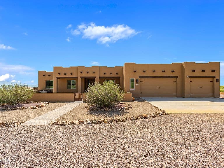 6100 E DARLEY Drive photo 1
