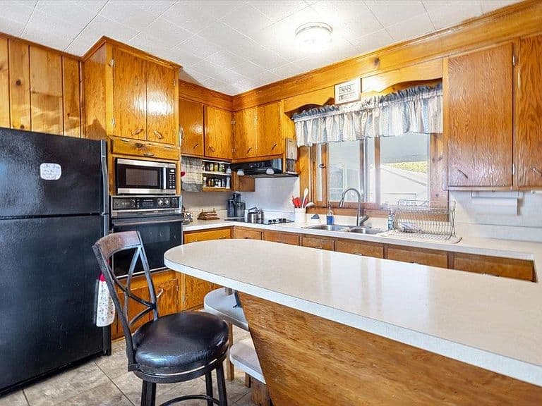 35 N Elm Street photo 4