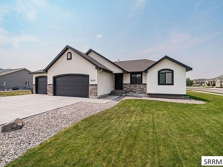 5121 Rock Creek Dr photo 2