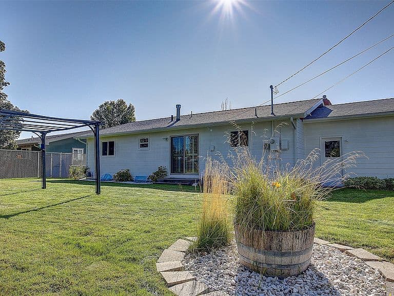 122 Tahoe Dr photo 2