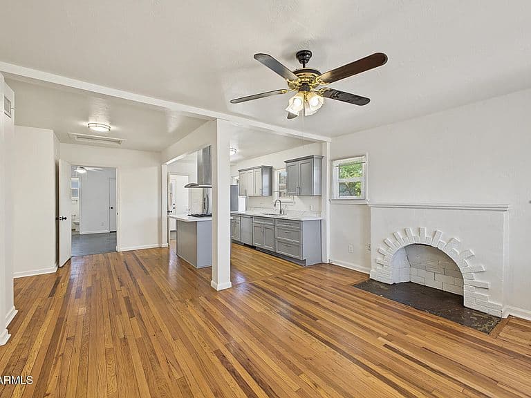 1626 W TAYLOR Street photo 5