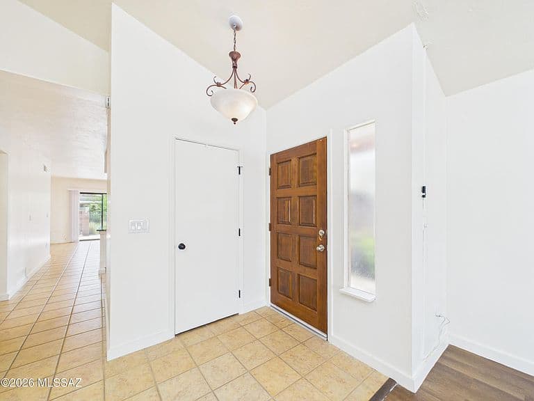 9130 E Calle Maria photo 4