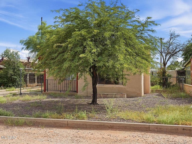 1214 E Alta Vista St photo 3