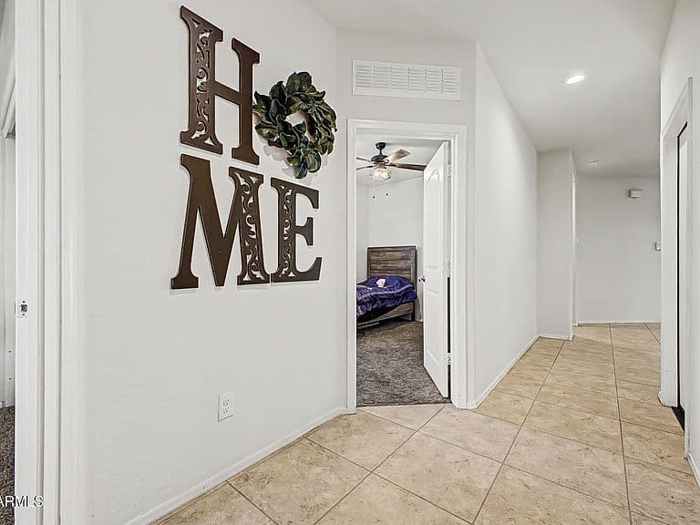 25590 W SAMANTHA Way photo 4