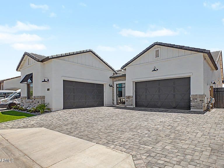5823 E SANFORD Street photo 3