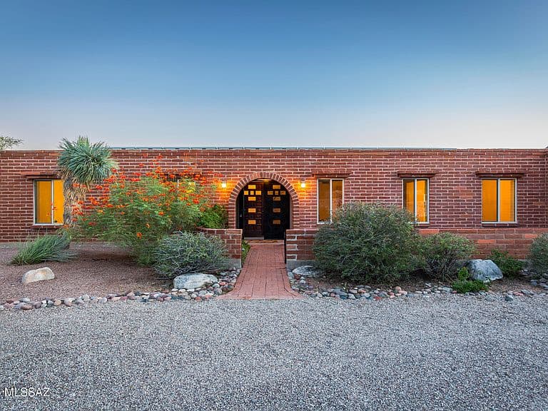 6062 N Camino Arizpe photo 2