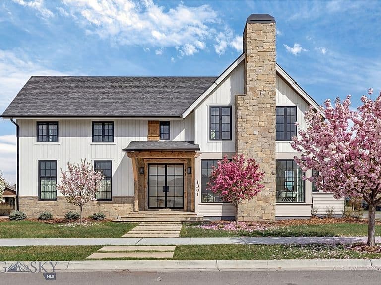 1301 Cambridge Dr photo 1