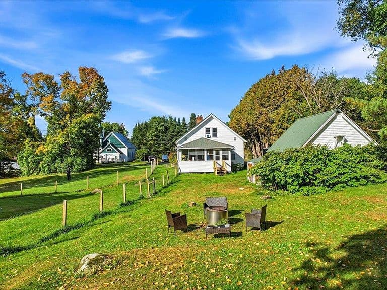 77 South Lunenburg Road photo 5
