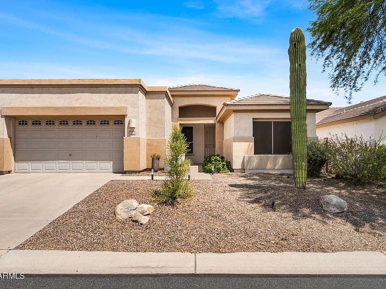 2517 N RAVEN Circle photo 5