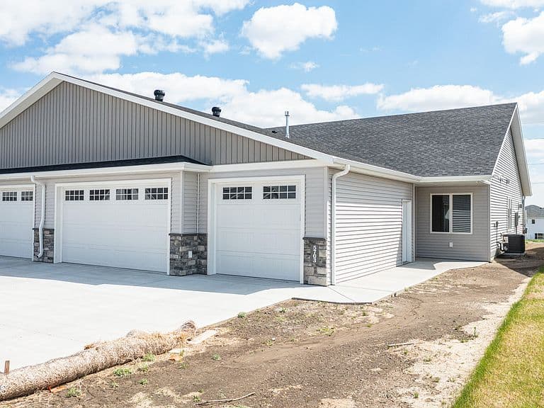 5703 Davies Dr photo 1