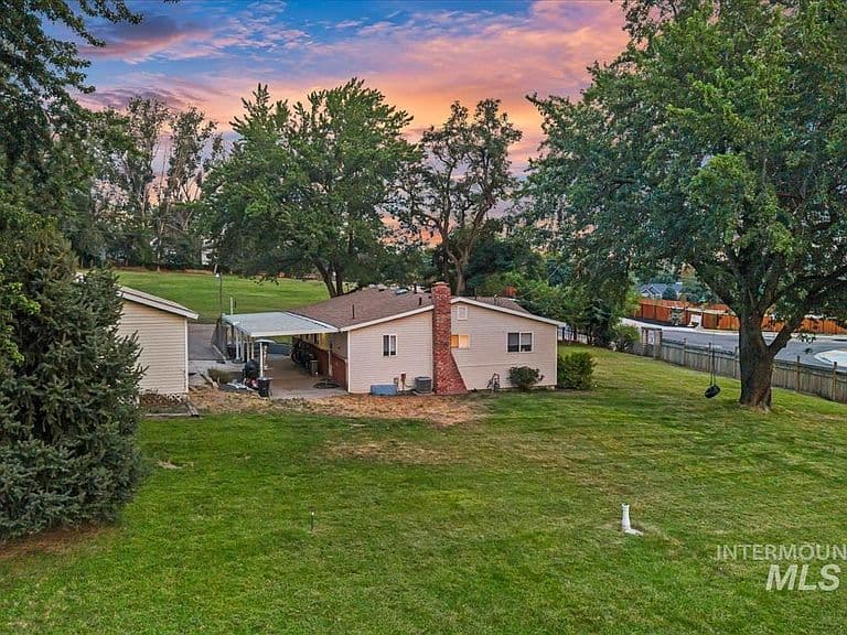 5810 W Hill Rd photo 3