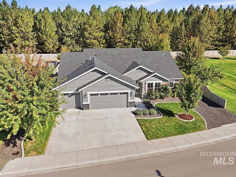 4932 W Vanderbilt Dr photo 2