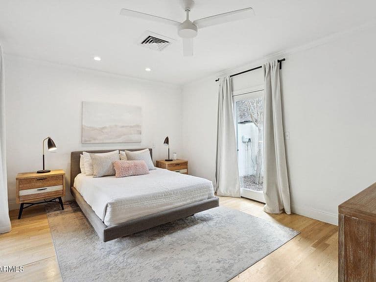 77 W Windsor Ave photo 5