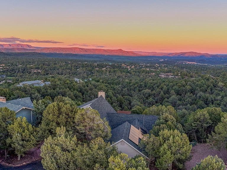 1205 N Camelot Dr photo 4