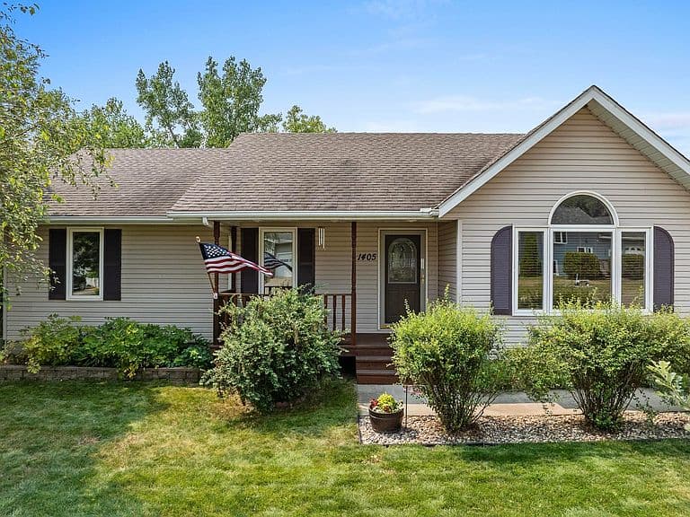 1405 Golden Valley Ln photo 2