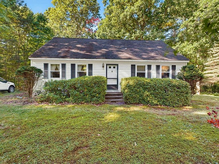 51 Mo-Sett Avenue photo 2
