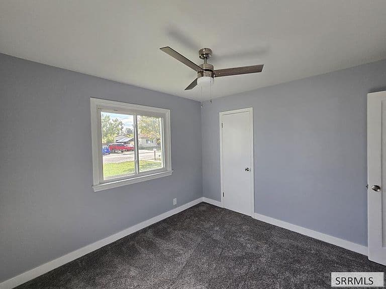 255 Clifford St photo 5