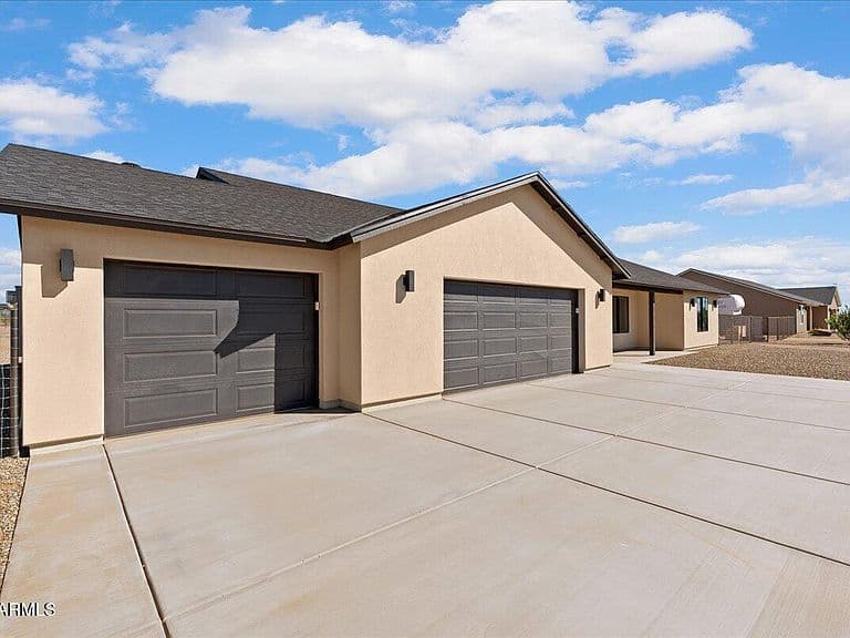 23144 W Lone Mountain Road photo 2