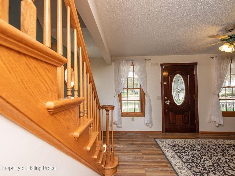 334 2nd Ave W photo 4