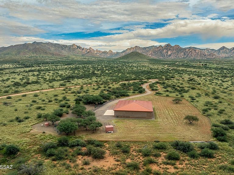 1044 N Dragoon Ranch Rd photo 4