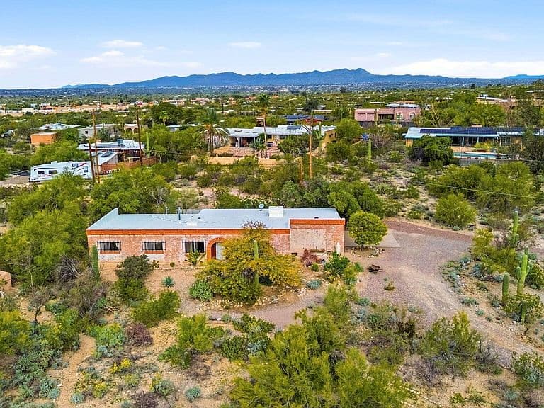 7643 N Andover Dr photo 1