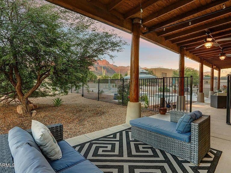 5486 E 6th Avenue photo 5