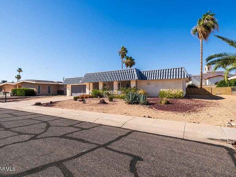 10706 W PINION Lane photo 3