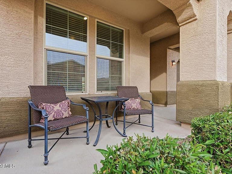 14330 W Voltaire St photo 4