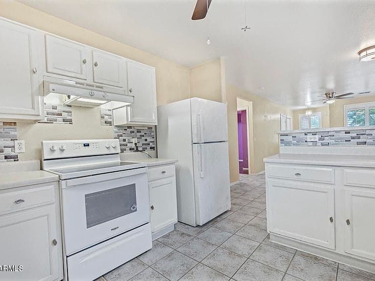 16940 N Briarwood Dr photo 5