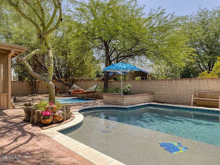 2767 N Desert Ave photo 4