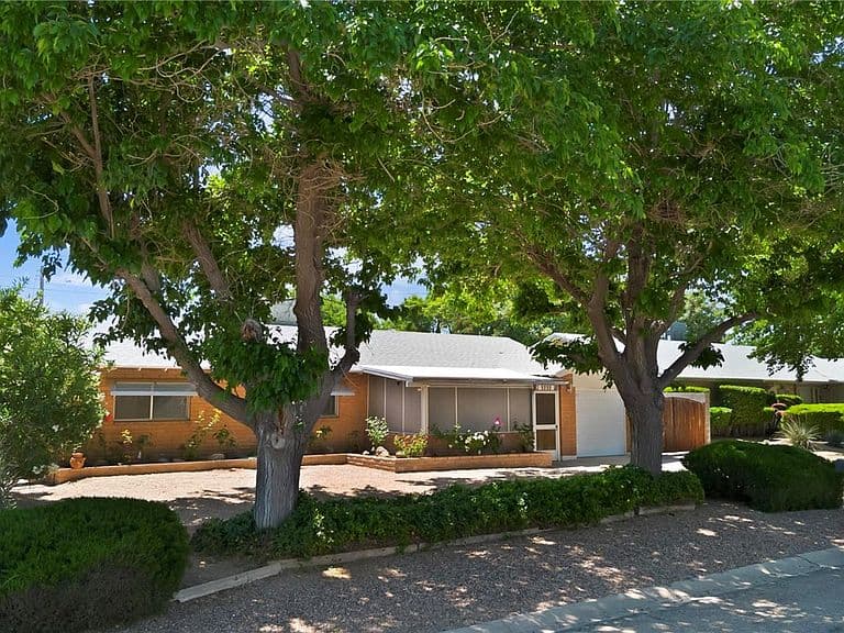 1732 Pacific Ave photo 2
