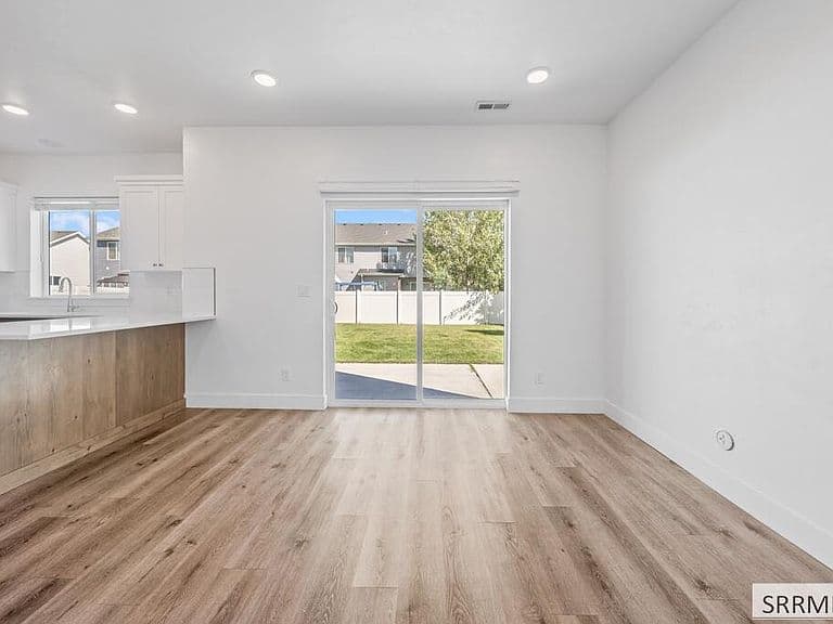 830 S 2315 W photo 4