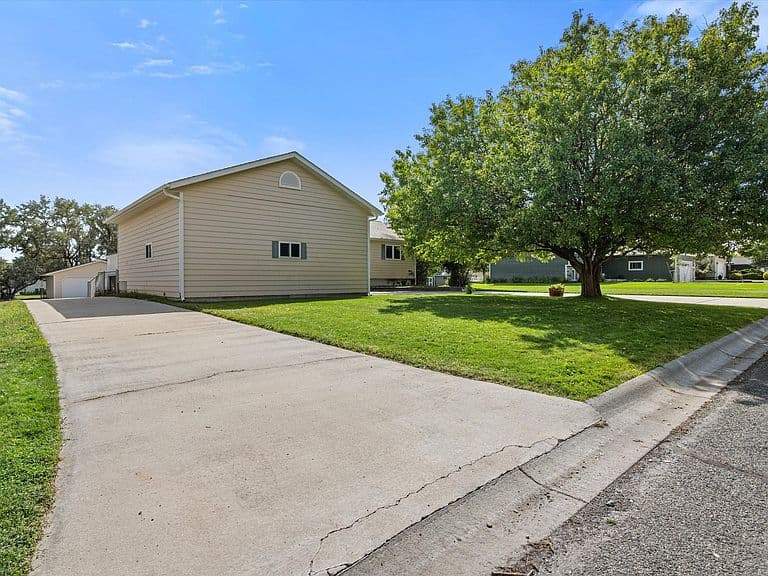 1375 Ranchview Rd photo 2