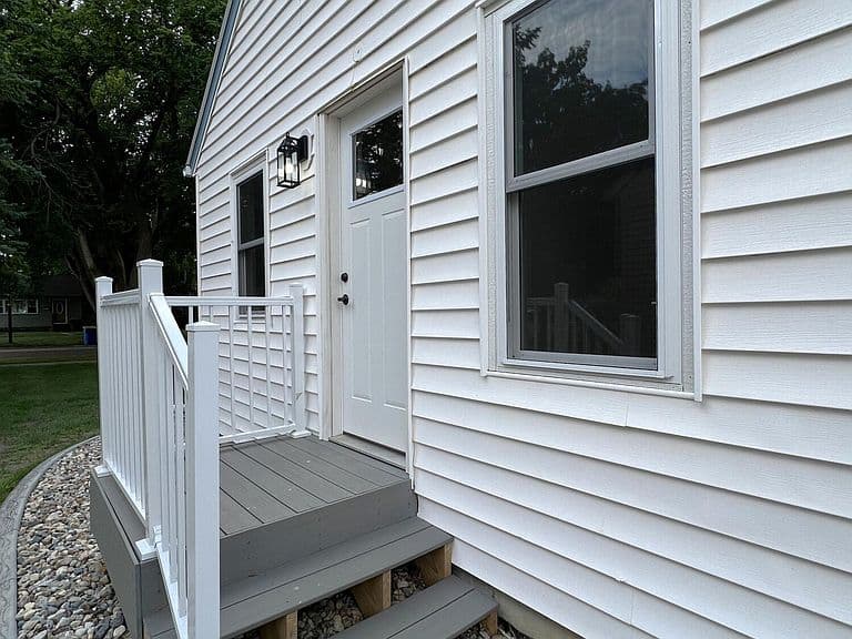1409 3rd St photo 3