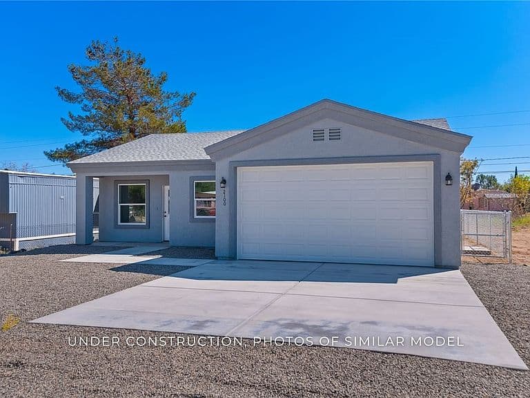 2100 E Thompson Avenue photo 5