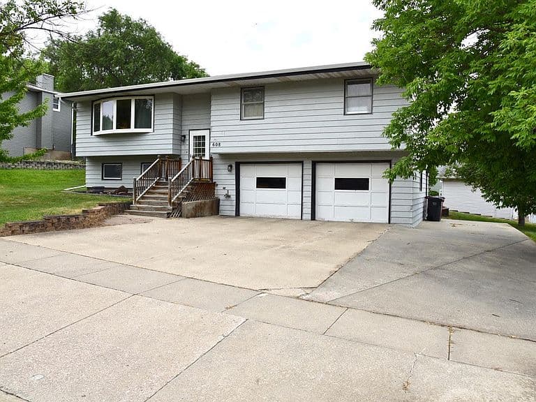 608 N Taylor Ave photo 2