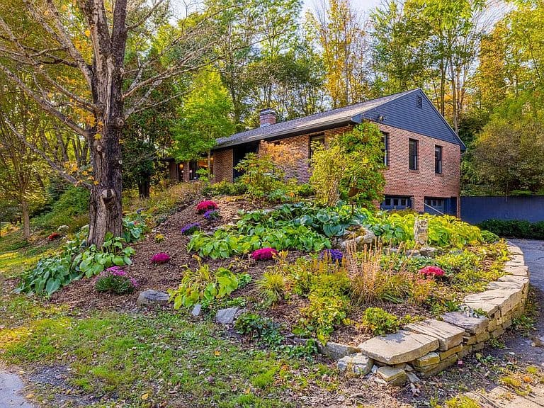 15 Currier Place photo 1