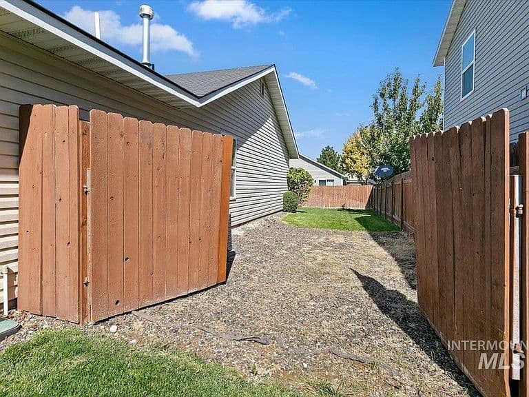 9746 W Bigwood Dr photo 3