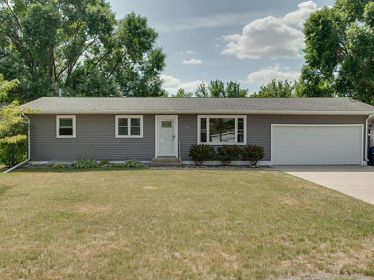 429 Brook Ave photo 1