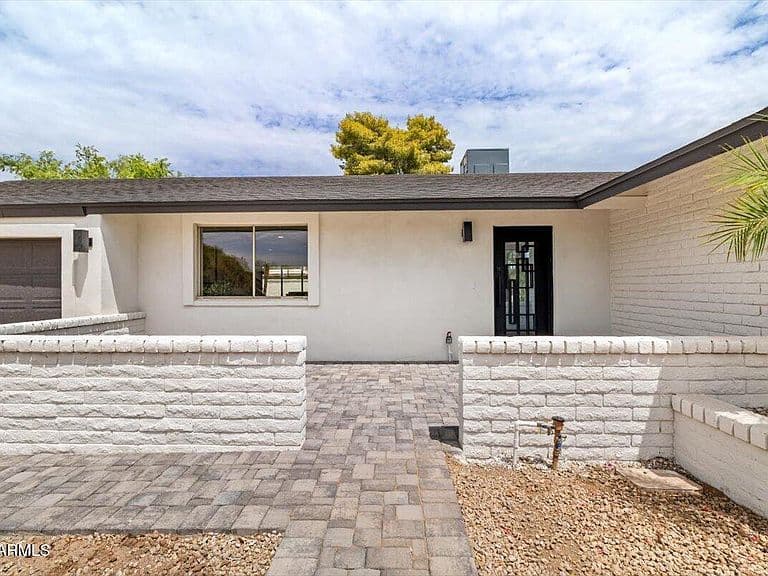 3926 E LAUREL Lane photo 3