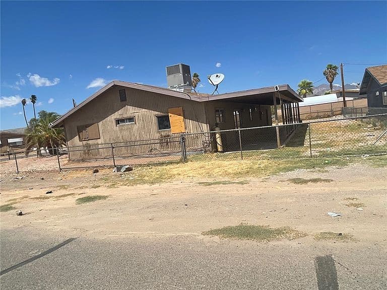 1560 Opal Lane photo 3