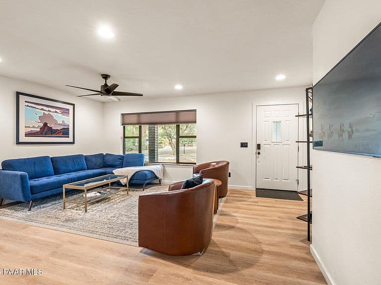 405 Highland Ave photo 5