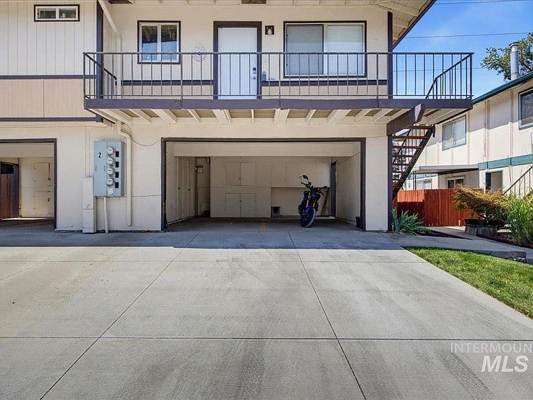 1142 S Phillippi St #2-B photo 4