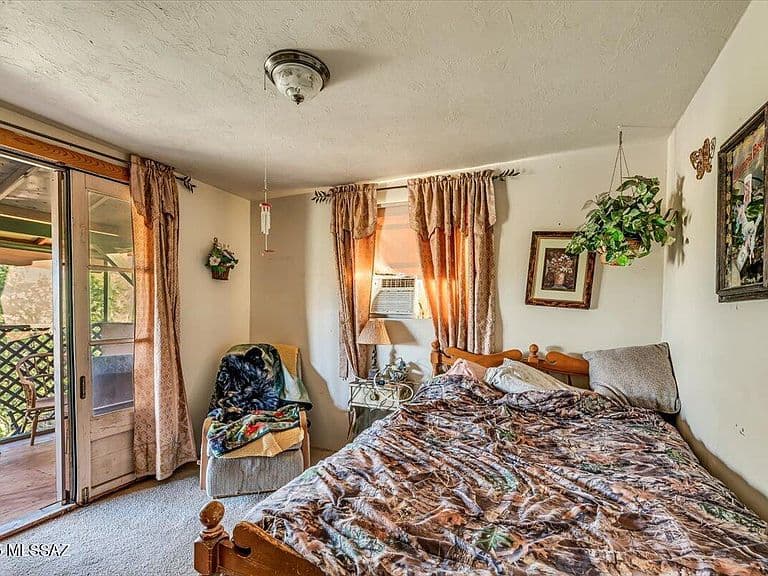 331 W Rockspring Ln photo 5